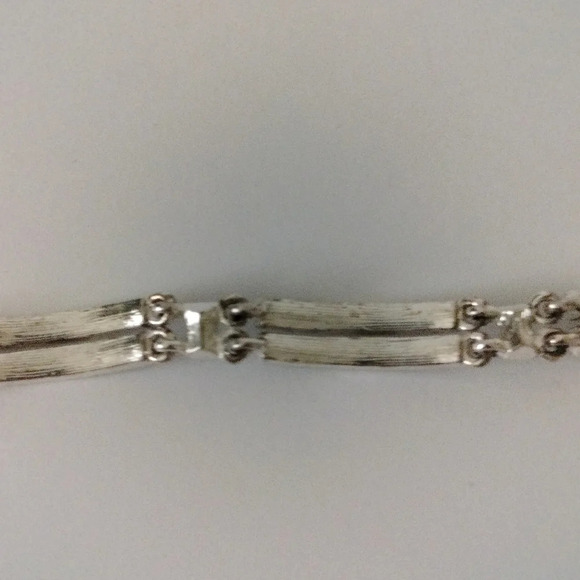 Napier Silver Tone Multiple Rhinestones Link Bracelet - Picture 5 of 8